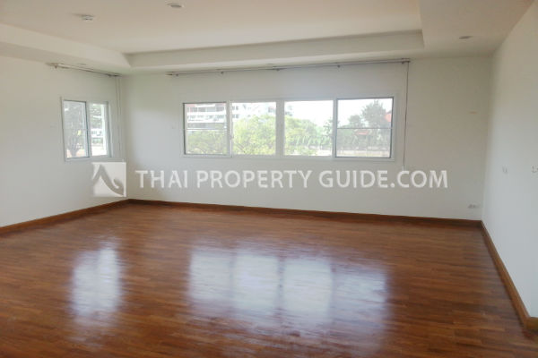 House with Private Pool in Nichada Thani 