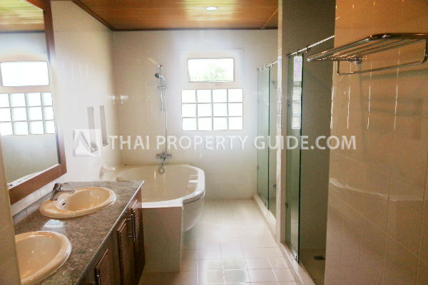 House with Private Pool in Nichada Thani 