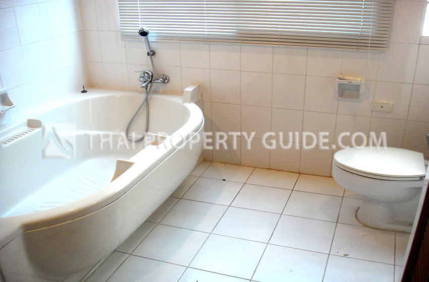 House with Private Pool in Nichada Thani 