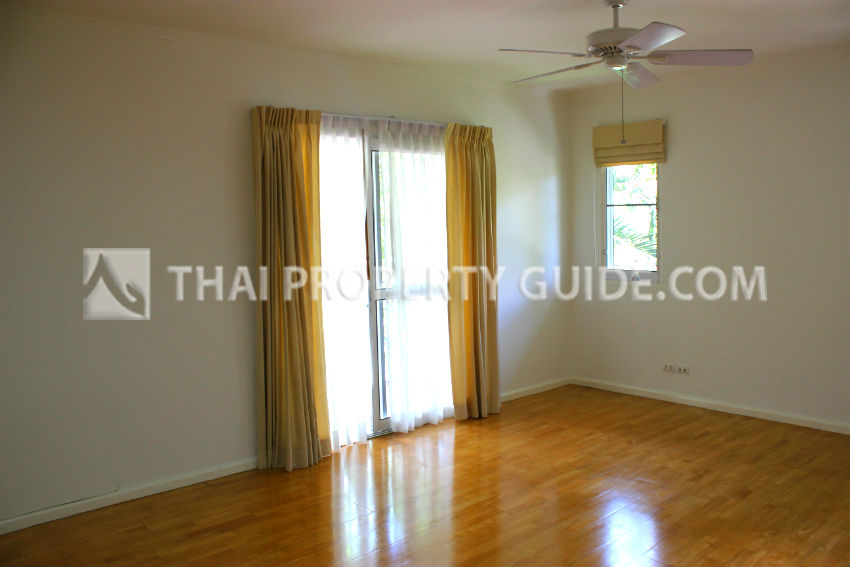 House with Private Pool in Nichada Thani 
