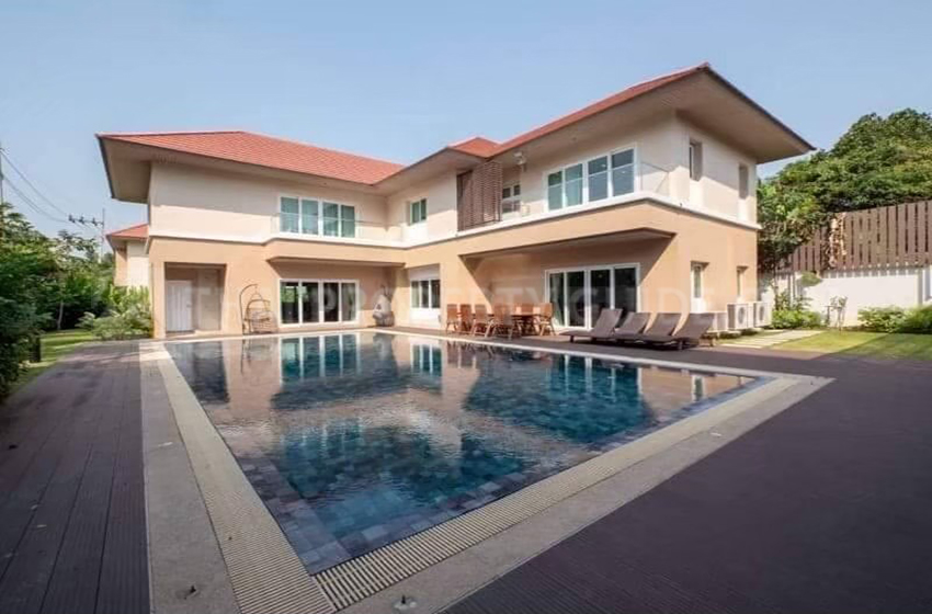 House with Private Pool for rent in Nichada Thani