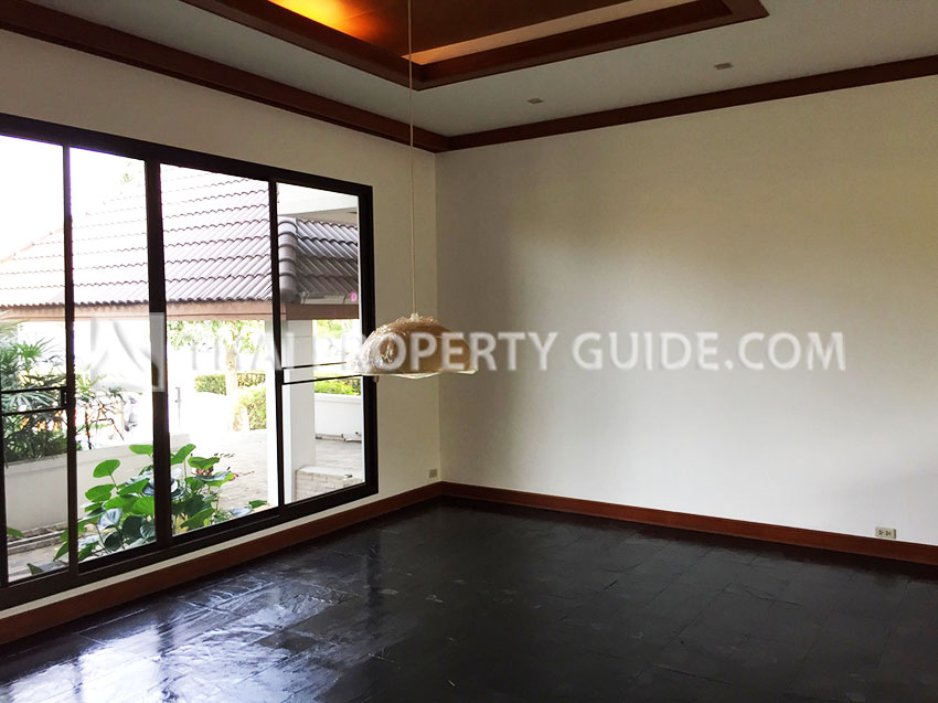 House with Private Pool in Nichada Thani 