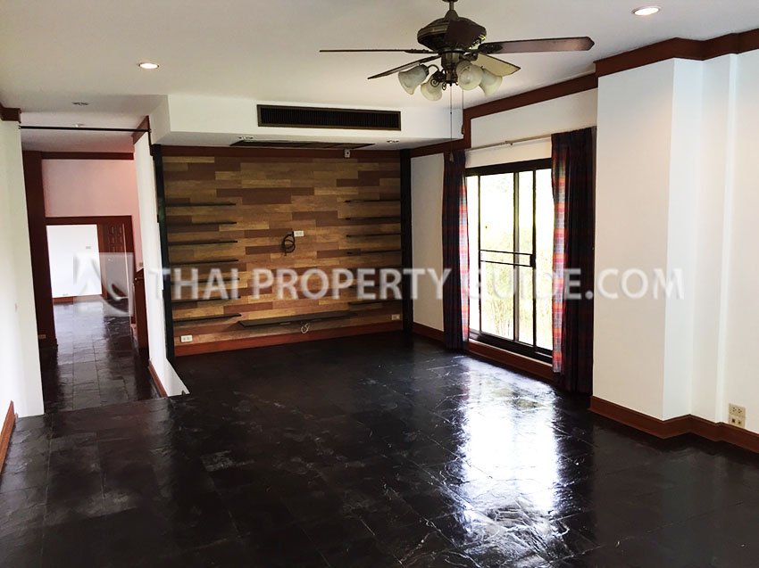 House with Private Pool in Nichada Thani 