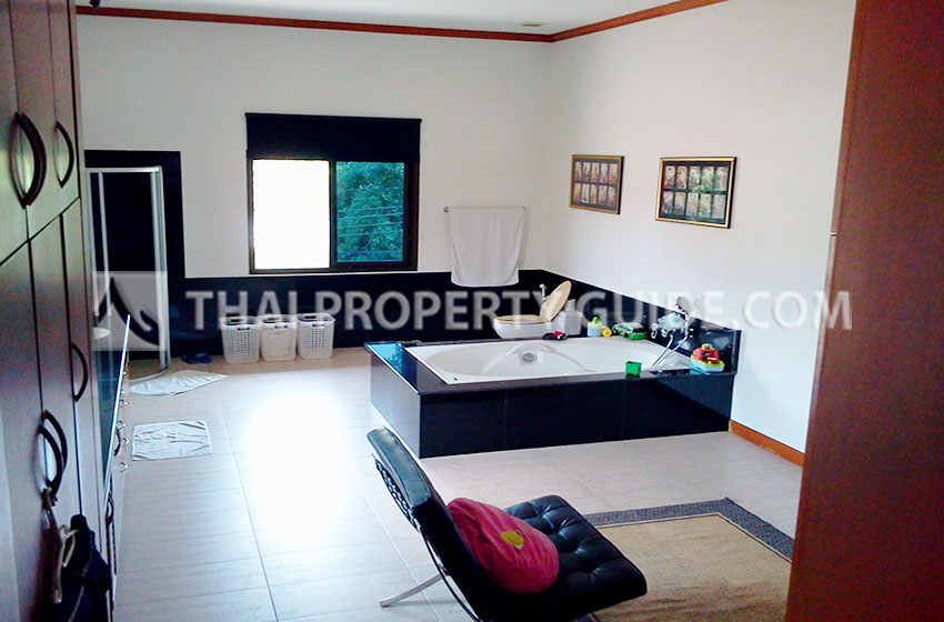 House with Private Pool in Nichada Thani 