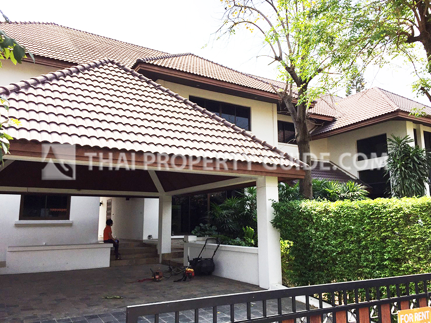 House with Private Pool in Nichada Thani 