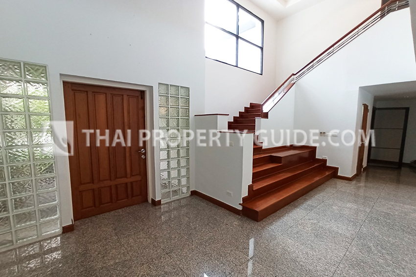 House with Private Pool in Nichada Thani 