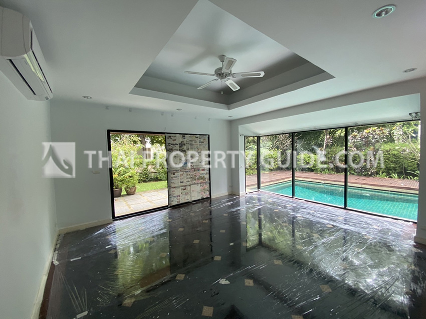 House with Private Pool in Nichada Thani 
