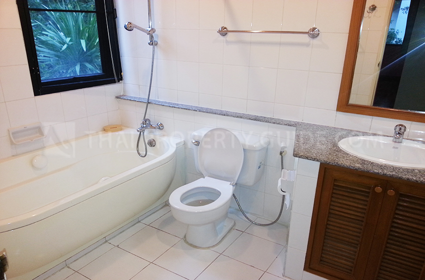 House with Private Pool in Nichada Thani 