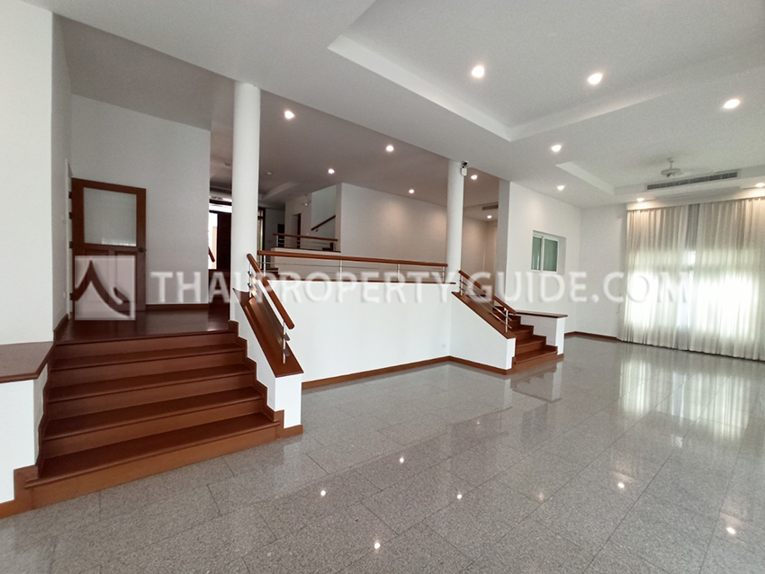 House with Private Pool in Nichada Thani 