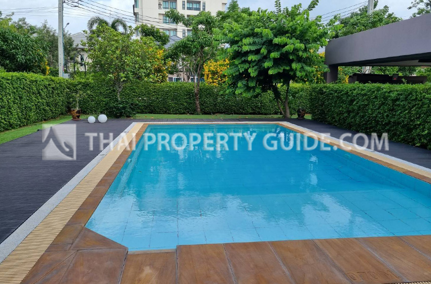 House with Private Pool in Nichada Thani 