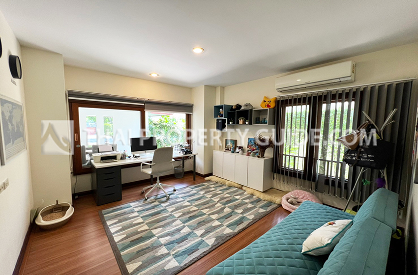 House with Private Pool in New Petchburi 