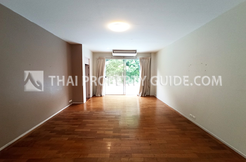 House with Private Pool in New Petchburi 