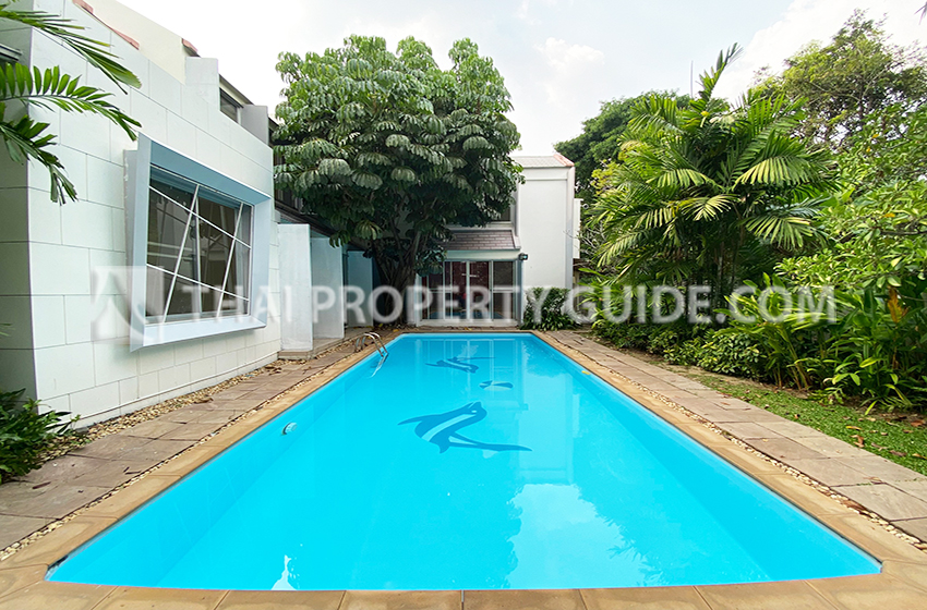 House with Private Pool in New Petchburi 