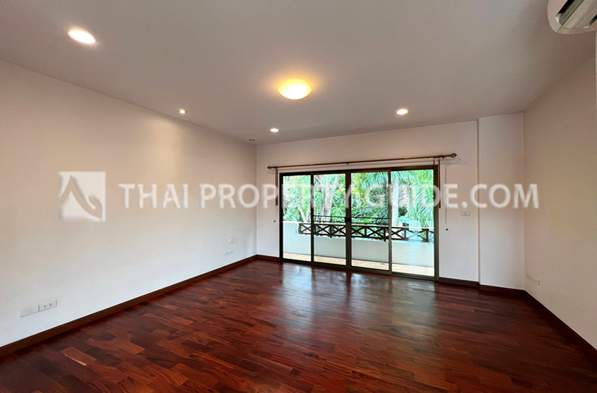 House with Private Pool in New Petchburi 