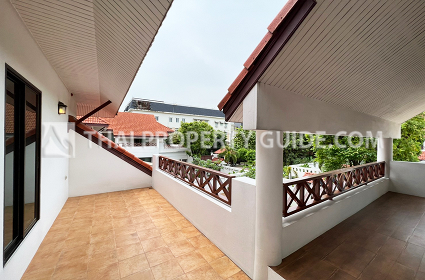 House with Private Pool in New Petchburi 