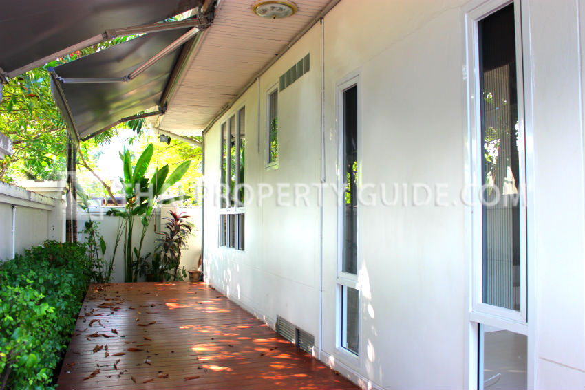 House with Private Pool in New Petchburi 