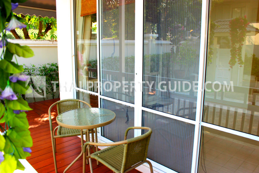 House with Private Pool in New Petchburi 