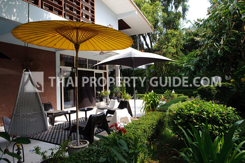 House with Private Pool for rent in Phaholyothin