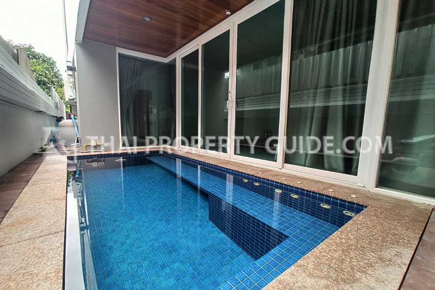 House with Private Pool in Phaholyothin 