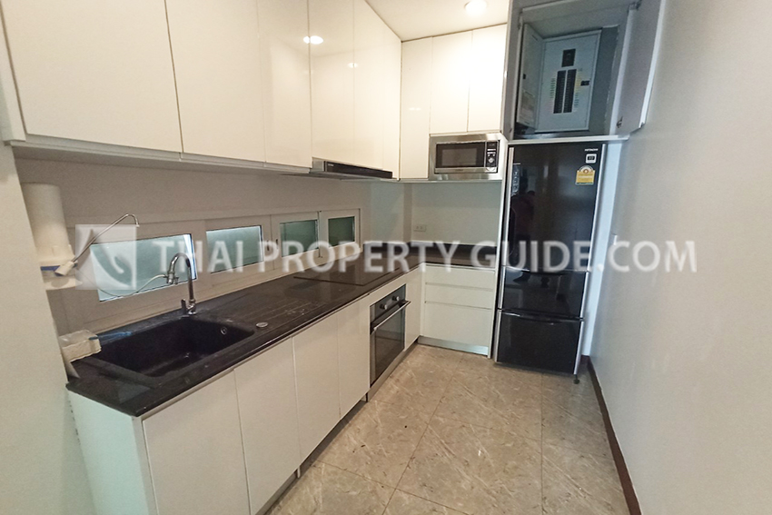House with Private Pool in Phaholyothin 