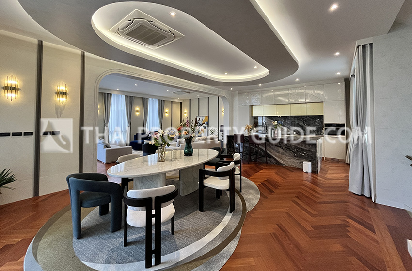 House with Private Pool in Pattanakarn 