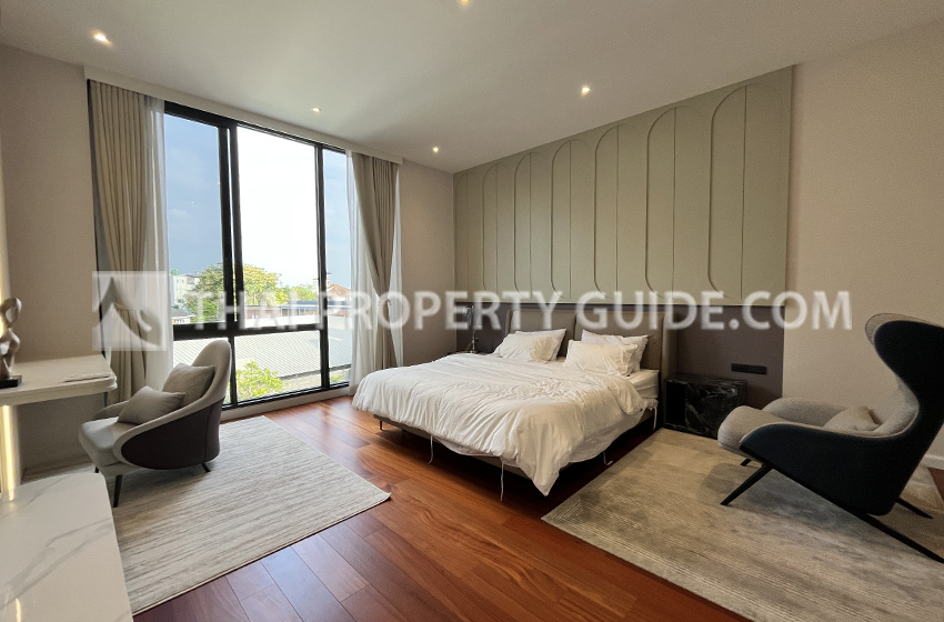 House with Private Pool in Pattanakarn 