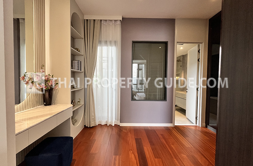 House with Private Pool in Pattanakarn 