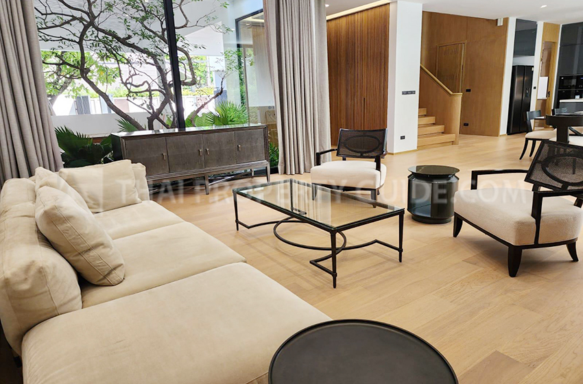 House with Private Pool in Ramkhamhaeng 