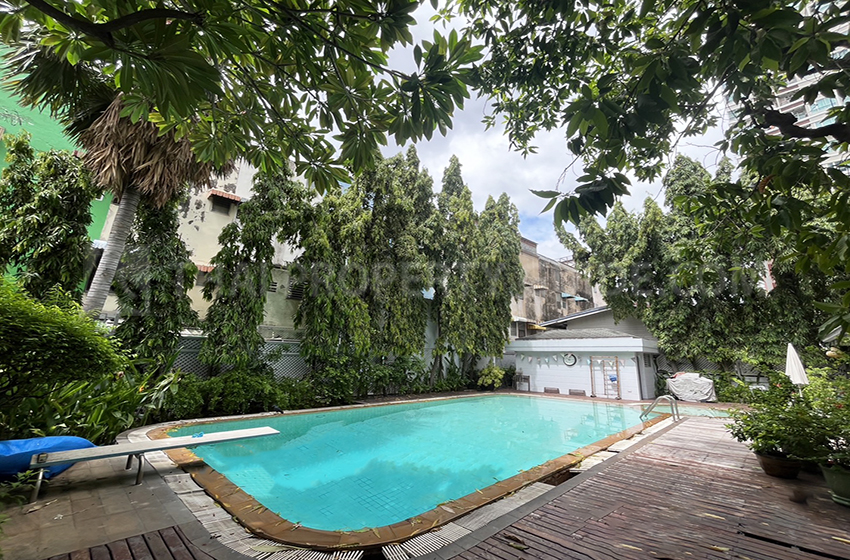 House with Private Pool for rent in Sathorn