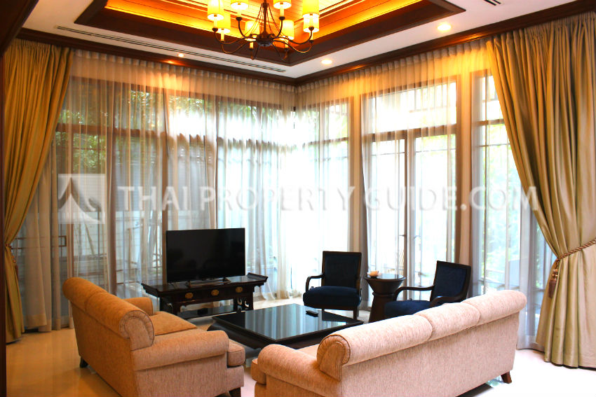 House with Private Pool in Sathorn 