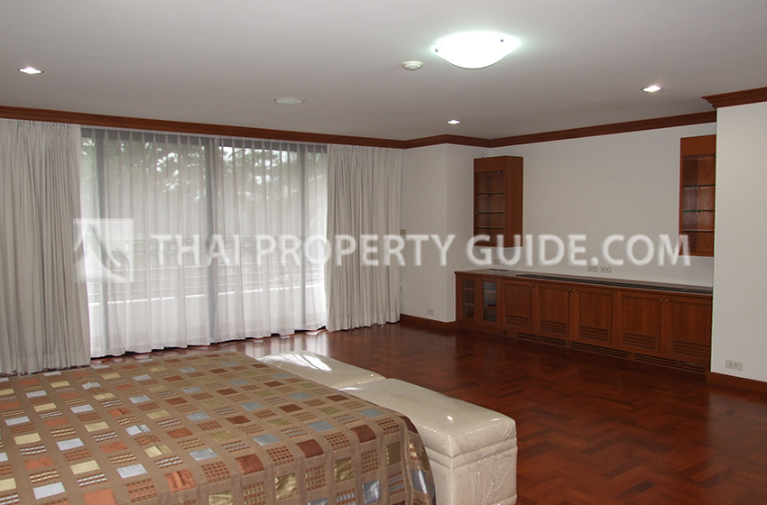House with Private Pool in Sathorn 