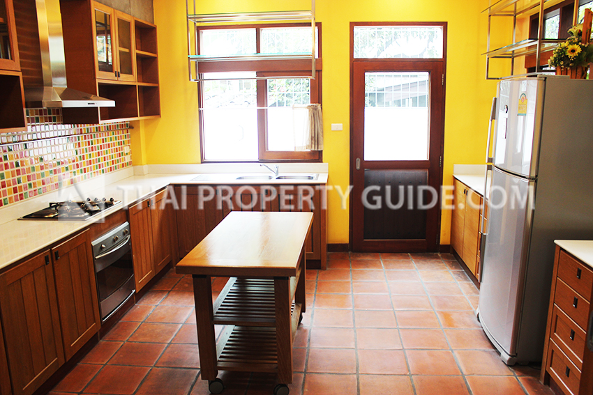 House with Private Pool in Sathorn 
