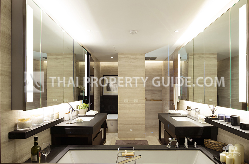 House with Private Pool in Sathorn 
