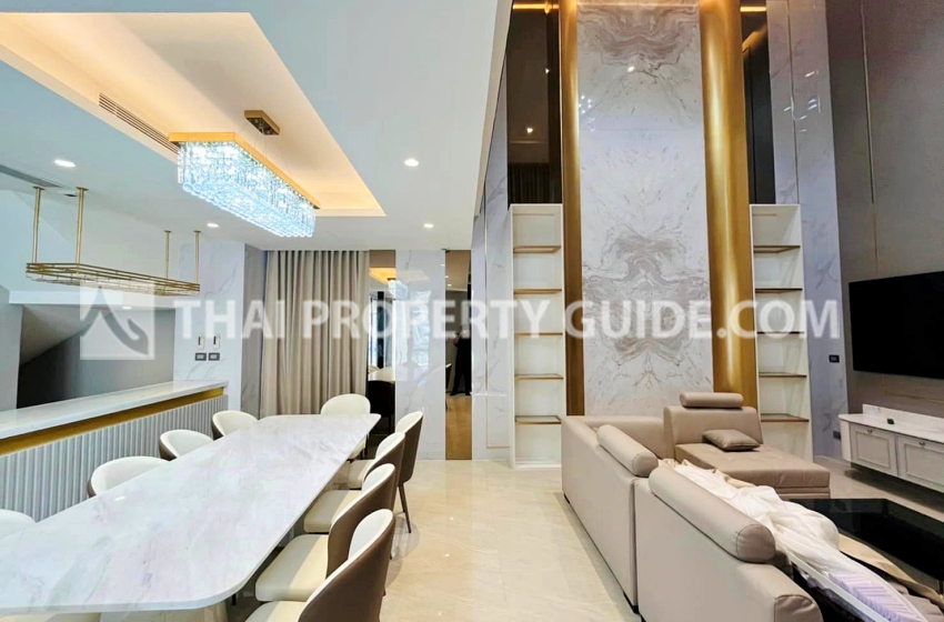House with Private Pool in Sathorn 