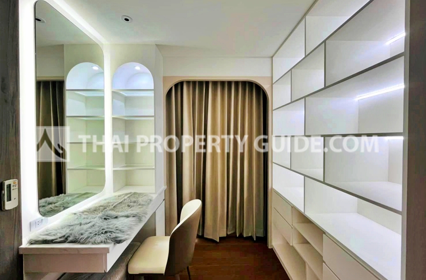House with Private Pool in Sathorn 