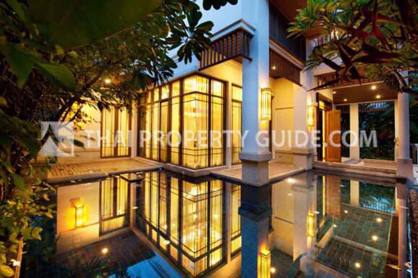 House with Private Pool for rent in Sathorn