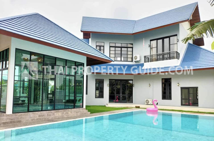 House with Private Pool for sale in Srinakarin