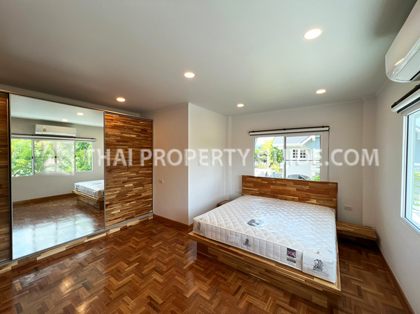 House with Private Pool in Srinakarin 