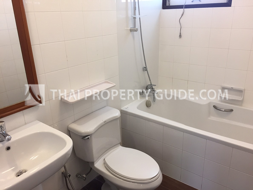 House with Private Pool in Sukhumvit 