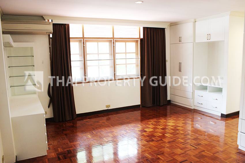 House with Private Pool in Sukhumvit 