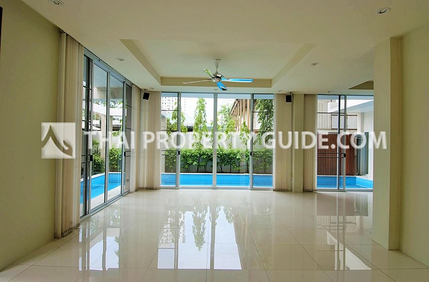 House with Private Pool in Sukhumvit 