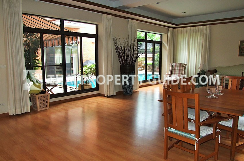 House with Private Pool in Sukhumvit 