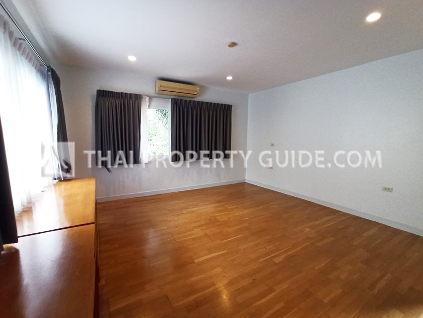 House with Private Pool in Sukhumvit 