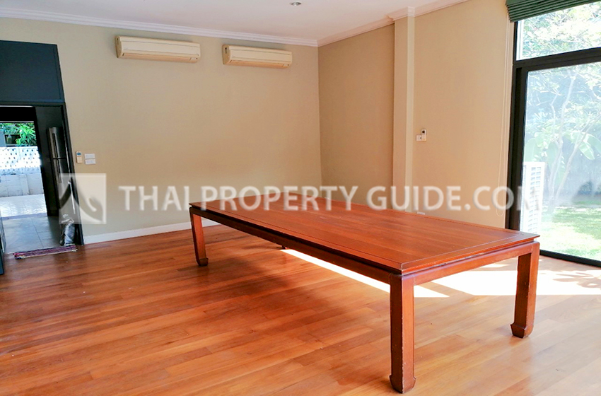 House with Private Pool in Sukhumvit : Panya Village On-Nut 