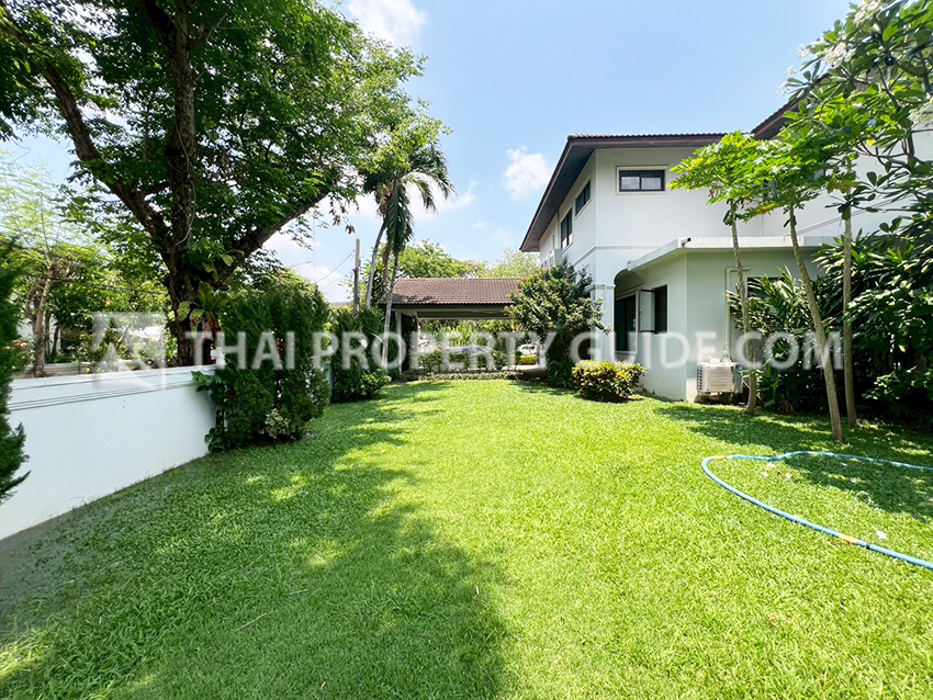 House with Private Pool in Sukhumvit : Panya Village On-Nut 