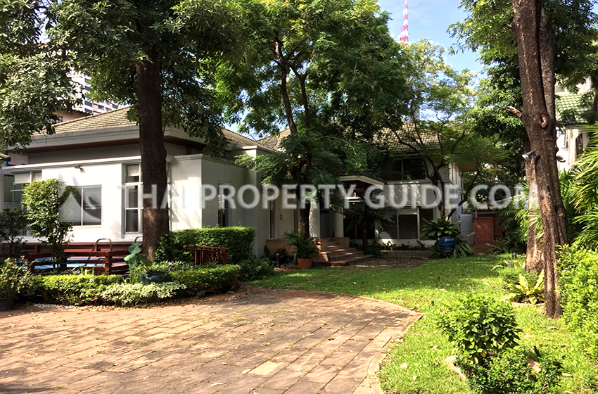 House with Private Pool for rent in Sukhumvit