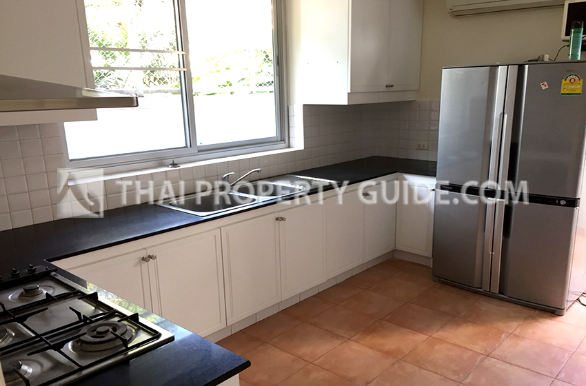 House with Private Pool in Sukhumvit 