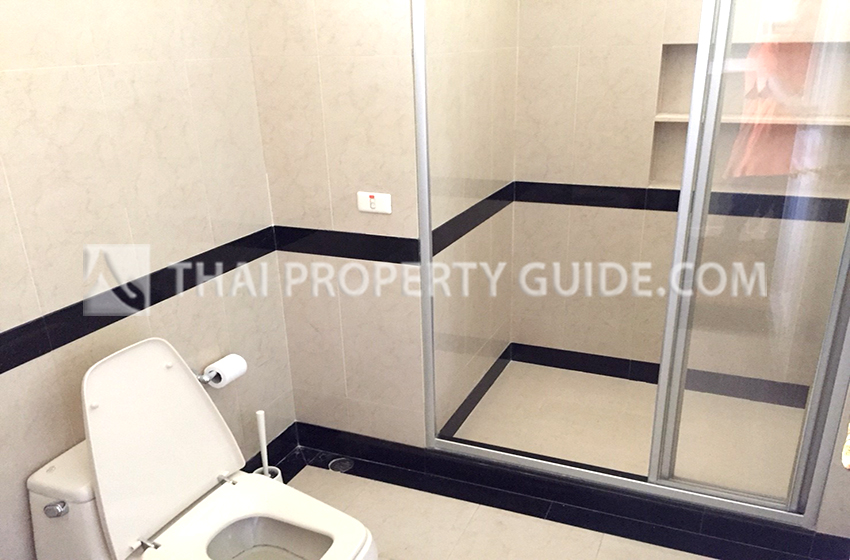House with Private Pool in Sukhumvit 