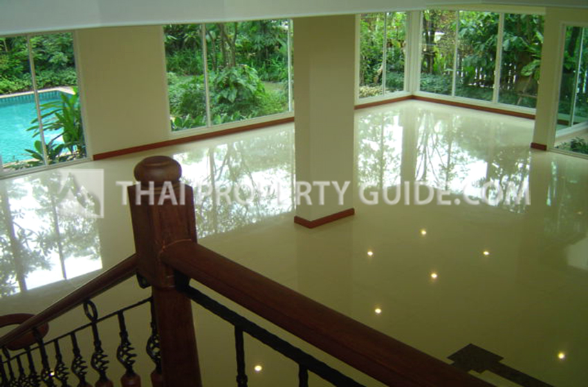 House with Private Pool in Sukhumvit 