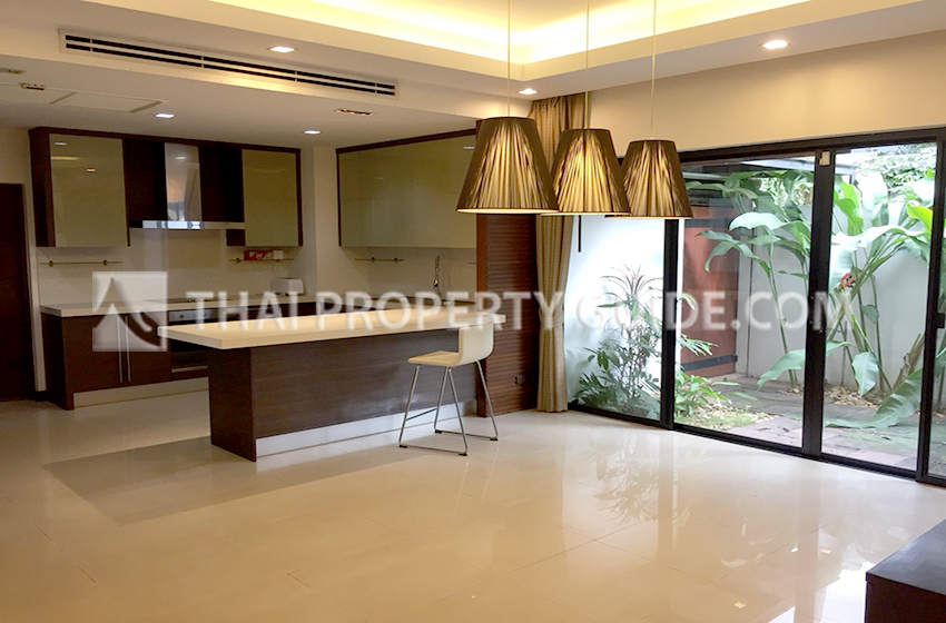 House with Private Pool in Sukhumvit 